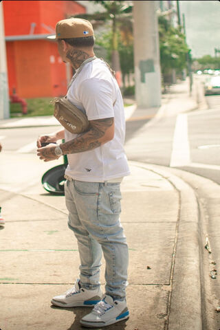 Omy De Oro: The Urban Vibe