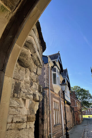 Charming Views of Old Street 🌳🏡
