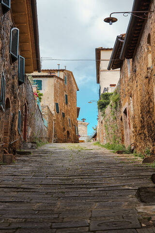 Charming Pathways of Tuscany 🌿🏞️