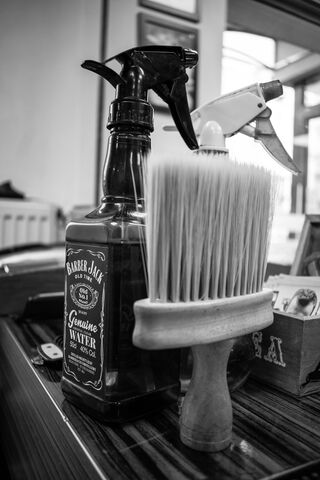 The Art of Grooming: Essentials of a Barber's Toolkit ✂️🧴