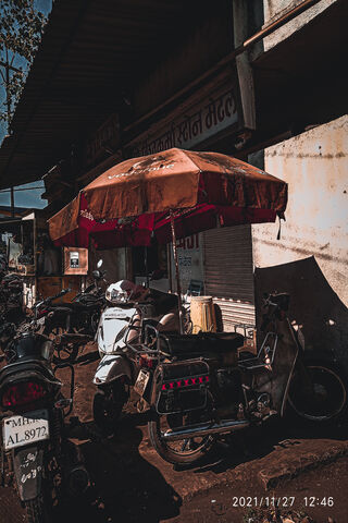 Urban Vibes: A Slice of Everyday Life 🌆