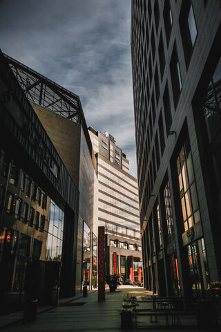 Cityscape Serenity: A Glimpse of Urban Architecture