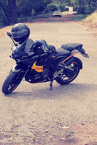 The Thrill of the RS200 Pulsar: A Ride to Remember! 🏍️✨