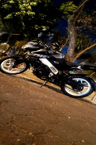 Pulsar NS 200: The Ultimate Street Performer 🏍️✨