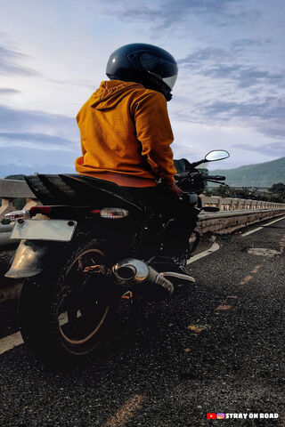 Riding the Pulsar 220: Freedom on Two Wheels 🏍️✨