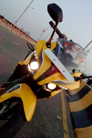 Bajaj Pulsar RS 200