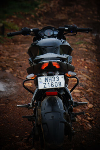 Pulsar 200ns: The Thrill of the Ride 🏍️✨