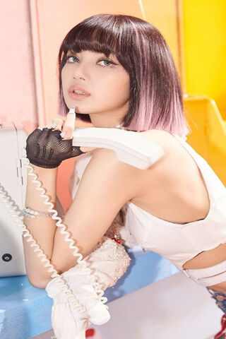 Lisa's Retro Vibe 📞✨