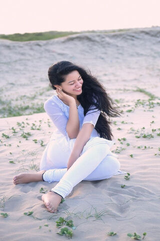 Mirnalini Ravi: Embracing Serenity in Nature 🌿✨