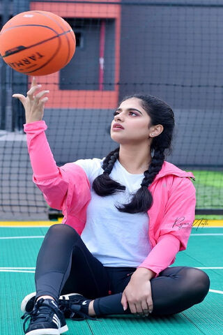 Nayanthara: The Sporty Star 🌟🏀
