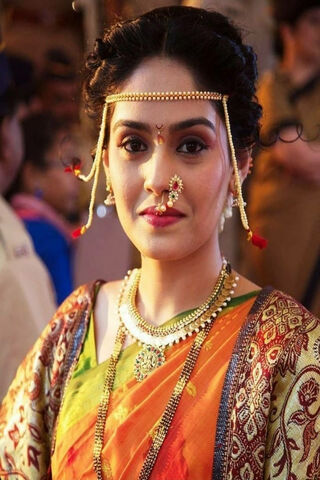 Elegance in Tradition: The Grace of Pallavi Patil