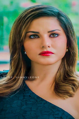 Sunny Leone: A Glimpse of Glamour ✨