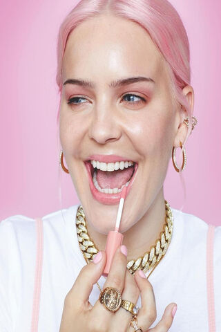 Anne Marie's Radiant Glow ✨💖