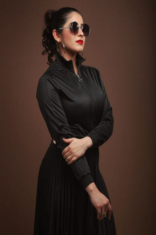 Aima Rosmy: The Epitome of Chic Elegance