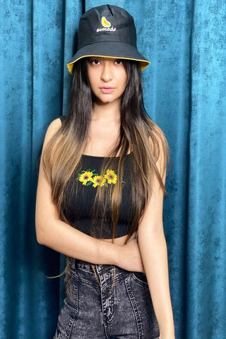 Sunshine Vibes with Anushka Sen 🌻✨