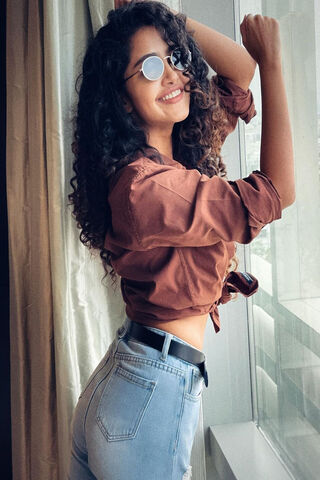 Charming Vibes: Anupama's Stylish Moment 🌟