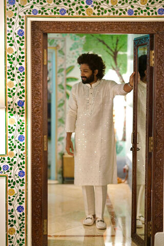 Elegance in Tradition: Allu Arjun's Ethereal Look