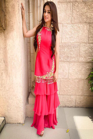 Radiant Elegance: Dipika Kakar in Stunning Attire