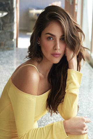 Radiant Elegance: Eiza Gonzalez in Yellow