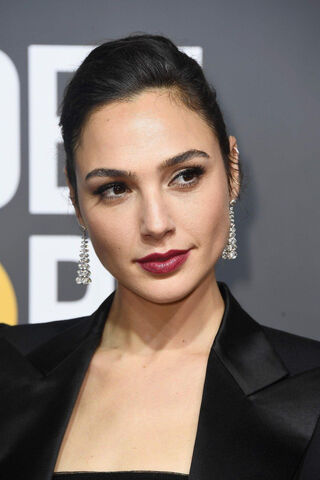 Gal Gadot: A Star Shining Bright 🌟