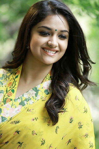 Radiant Elegance: Keerthy Suresh in Bloom 🌼