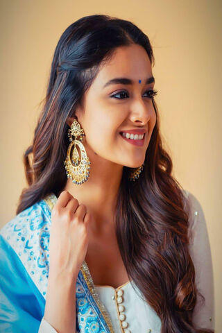 Radiant Elegance: Keerthy Suresh Shines Bright