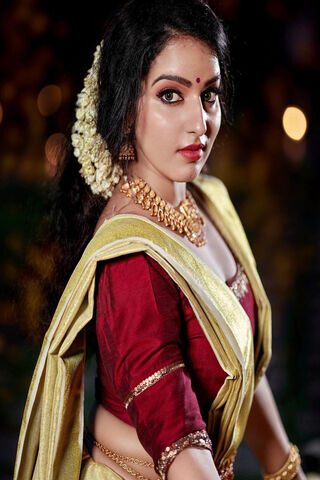 Elegance Personified: Malavika Menon in Traditional Attire