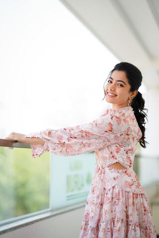 Radiant Elegance: Rashmika Mandanna in Floral Bliss 🌸