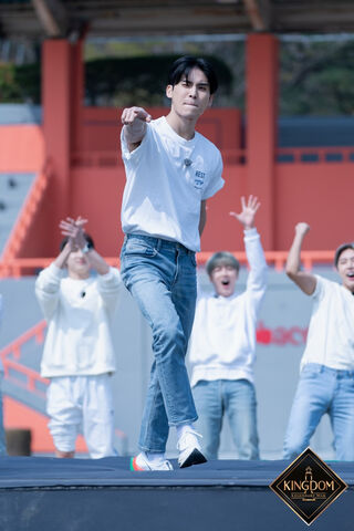 Taeyang: The Star of the Stage 🌟