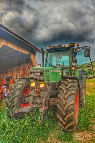 Fendt 515C: Power Meets Precision in the Fields 🚜🌾