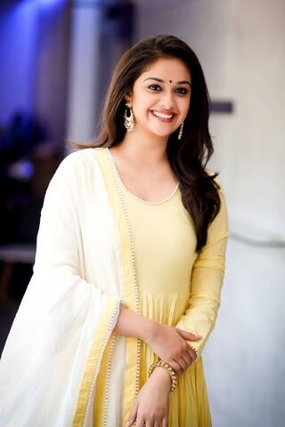 Radiant Elegance: Keerthy Suresh in Traditional Attire ✨