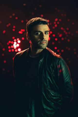 Star Power: Oscar Isaac in a Dazzling Light