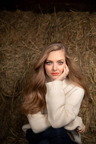 Charming Elegance in Nature 🌾✨