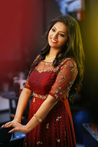 Radiant Elegance: A Star in Red 🌟