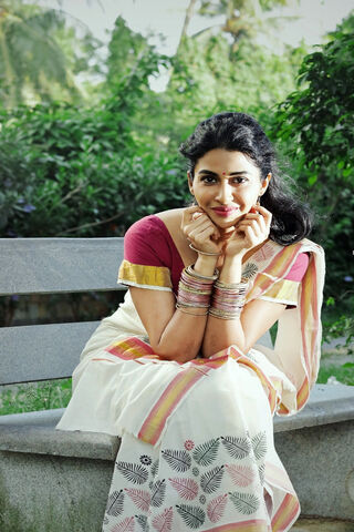 Elegance in Tradition: The Grace of Gayatri Iyer