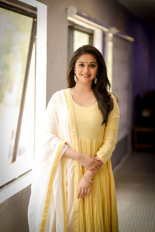 Radiant Elegance: Keerthy Suresh in Yellow 🌼✨