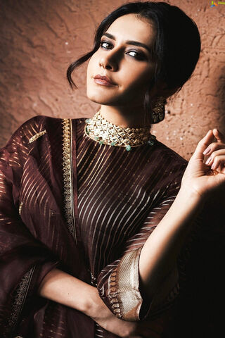 Elegance in Every Detail: Raasi Khanna's Stunning Look