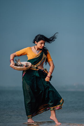 Sasha Singh: Embracing Nature's Beauty 🌊✨