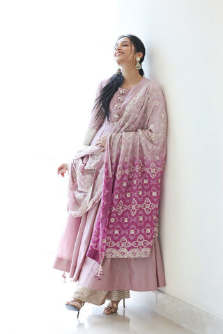 Elegance in Ethnic Wear: A Celebration of Tradition