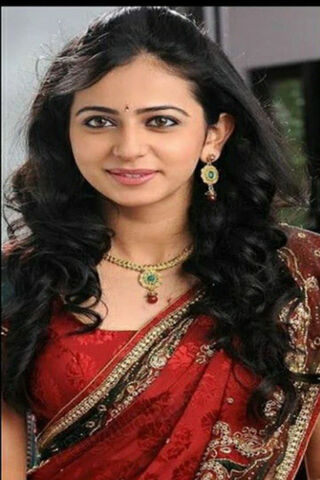 Elegance in Tradition: Rakul Preet Singh Shines in a Saree