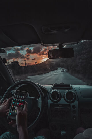 Chasing the Sunset: A Journey in Motion 🌅🚗