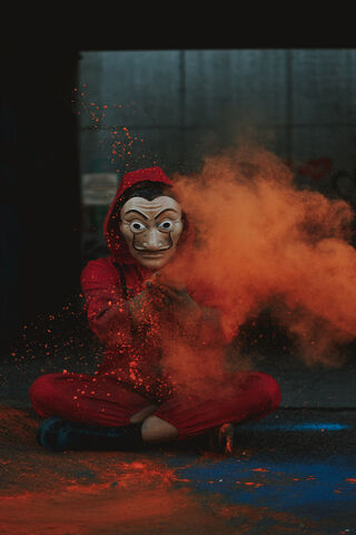 The Heist of Colors: A Tribute to La Casa de Papel 🎭💥