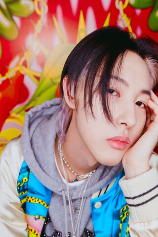 Renjun: The Charismatic Dreamer 🌟