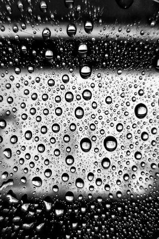 Dancing Drops: A Symphony of Reflections 💧✨