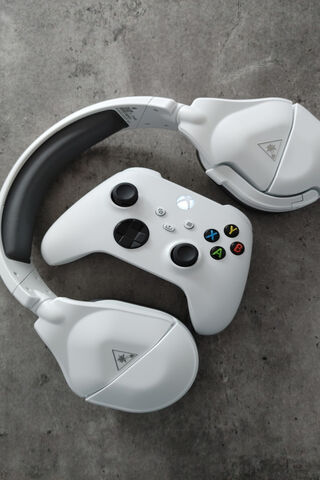 Gaming Essentials: Xbox Series S Gear 🎮✨