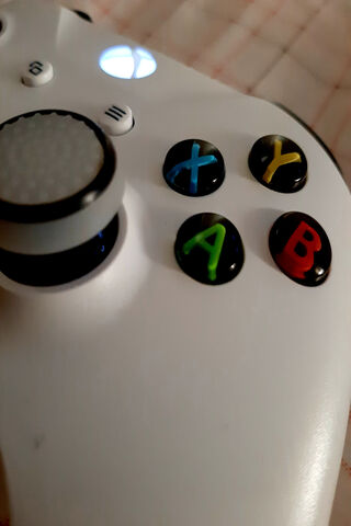 Game On: The Xbox One Controller Up Close! 🎮✨