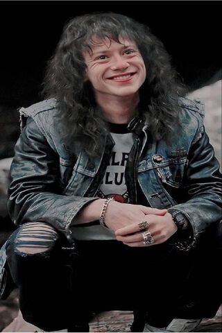 Eddie Munson: The Rock 'n' Roll Rebel 🤘🎸