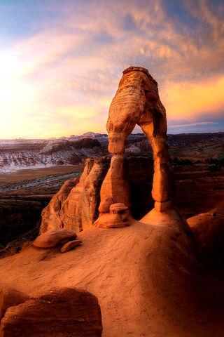 Moath Bataineh: Nature's Majestic Arch 🌄