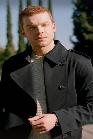 Charming Style: The Essence of Cameron Monaghan