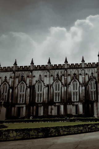 Gothic Grandeur: St. Paul's Cathedral in Shadows